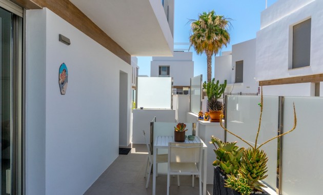 Herverkoop - Detached Villa -
Orihuela Costa - Villamartin
