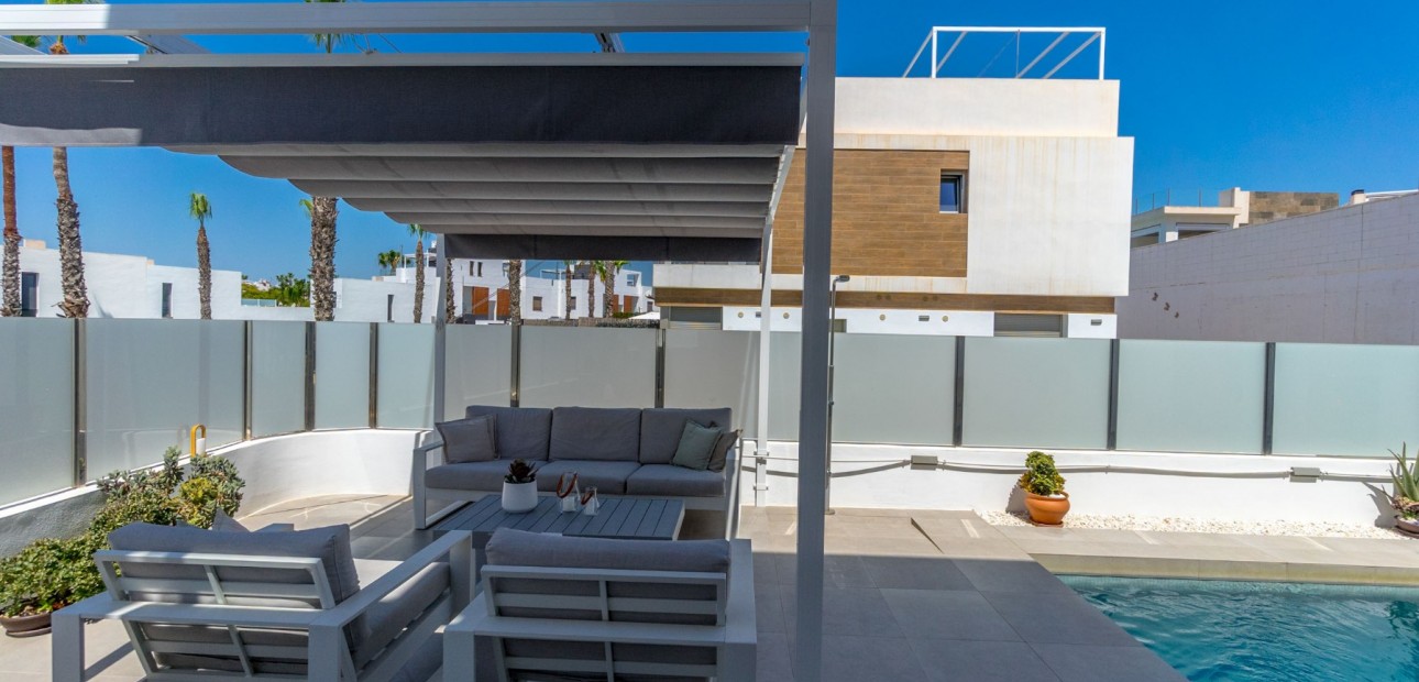 Herverkoop - Detached Villa -
Orihuela Costa - Villamartin