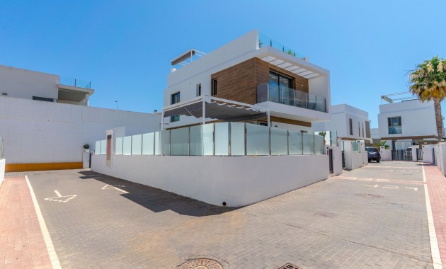 Herverkoop - Detached Villa -
Orihuela Costa - Villamartin