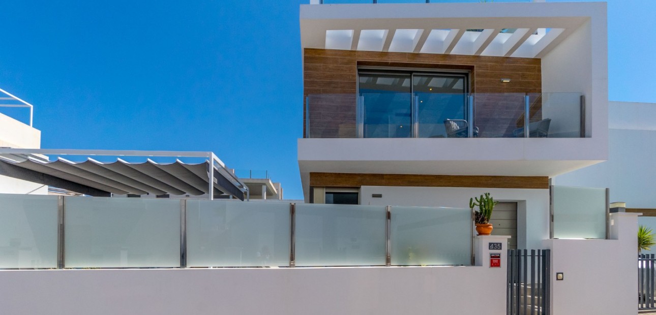 Herverkoop - Detached Villa -
Orihuela Costa - Villamartin