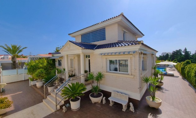 Sale - Detached Villa -
Torrevieja - La Mata