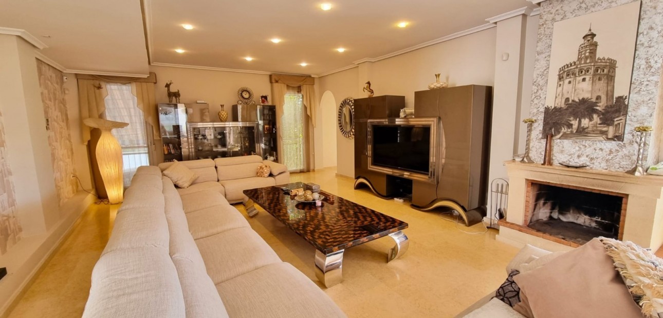 Sale - Detached Villa -
Torrevieja - La Mata