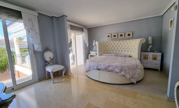 Sale - Detached Villa -
Torrevieja - La Mata