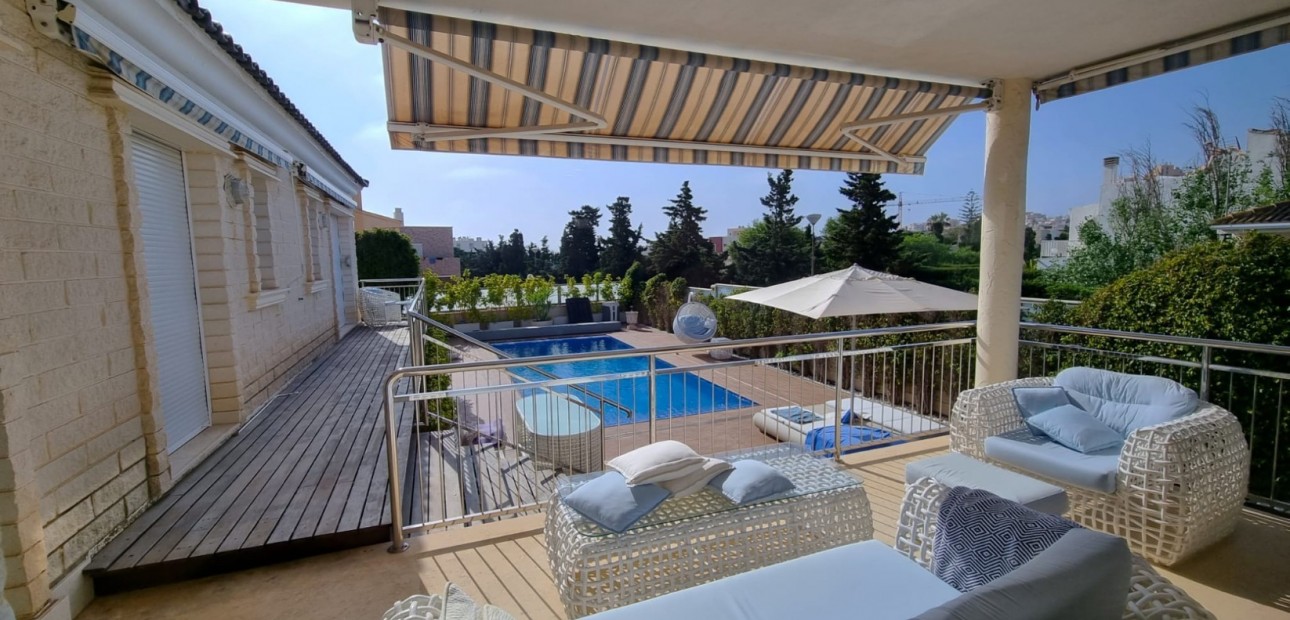 Sale - Detached Villa -
Torrevieja - La Mata