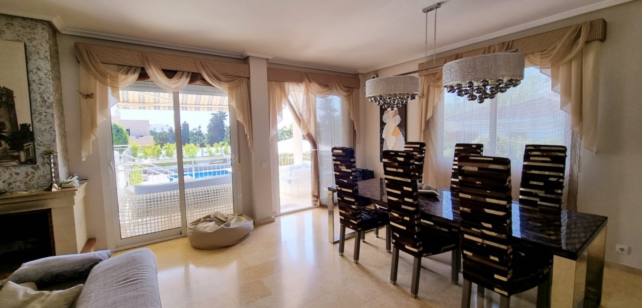 Sale - Detached Villa -
Torrevieja - La Mata