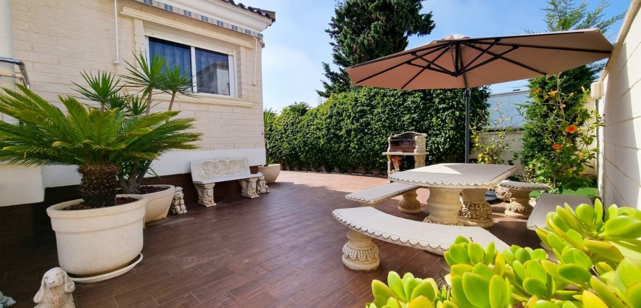 Sale - Detached Villa -
Torrevieja - La Mata