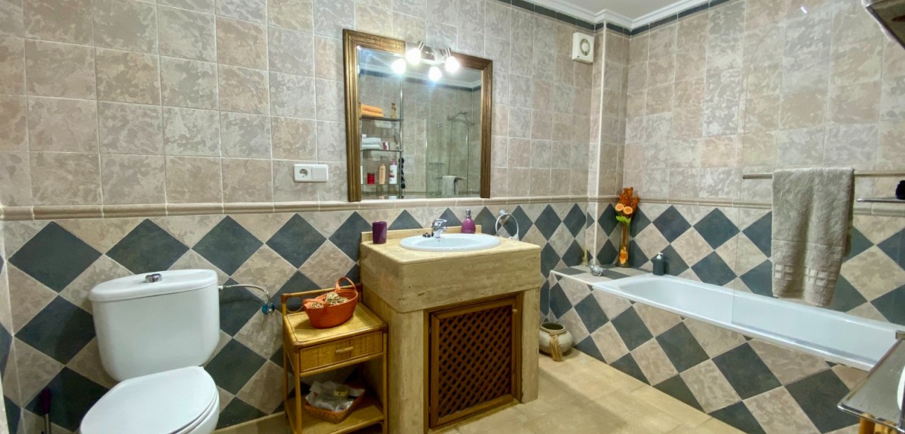 Herverkoop - Detached Villa -
Algorfa - Lomas de La Juliana