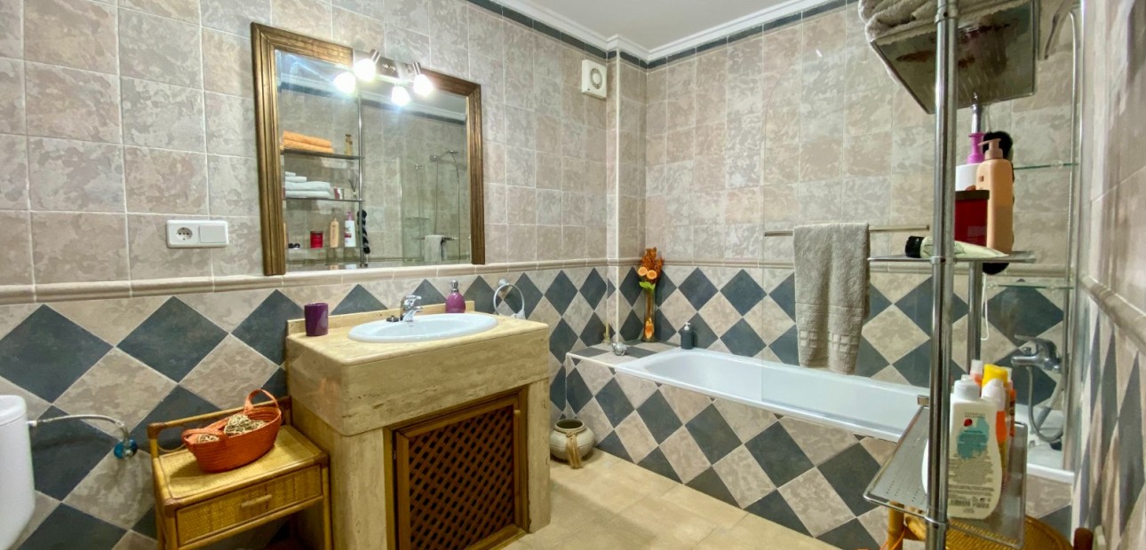 Herverkoop - Detached Villa -
Algorfa - Lomas de La Juliana