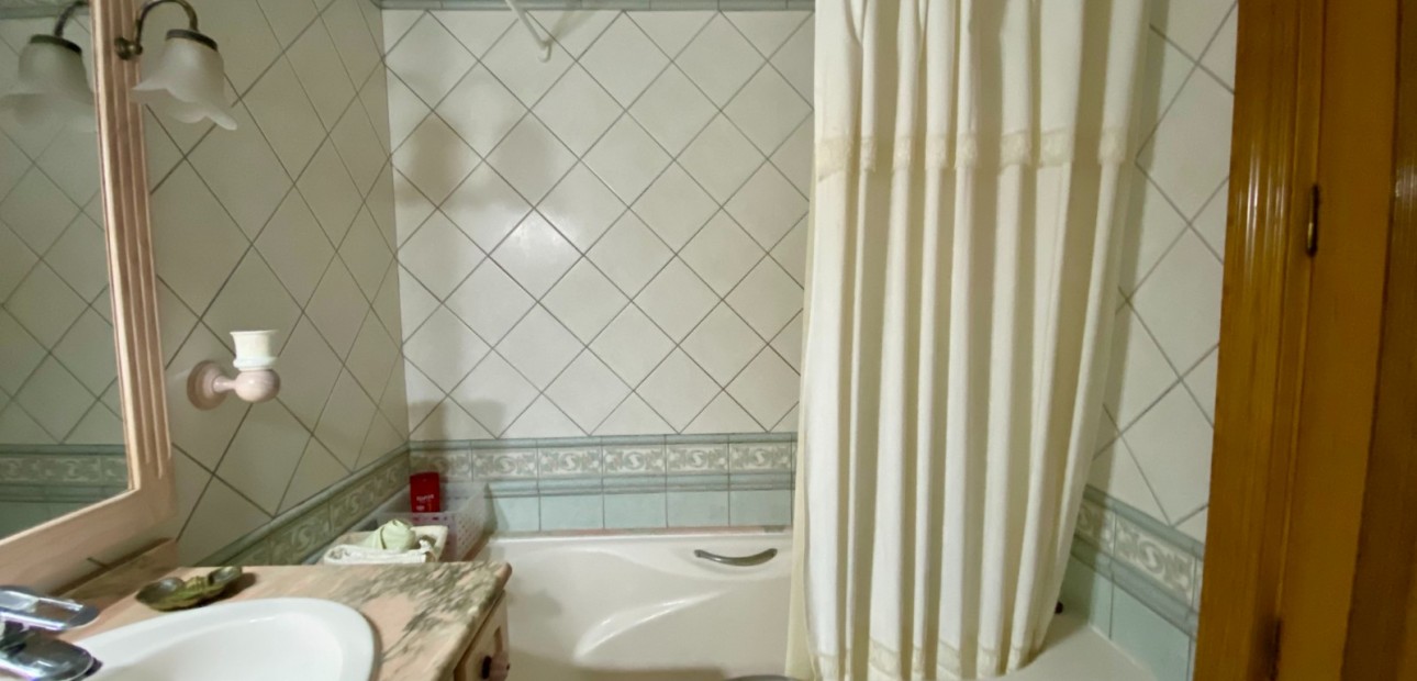 Herverkoop - Appartement / flat -
Torrevieja - Playa Del Cura