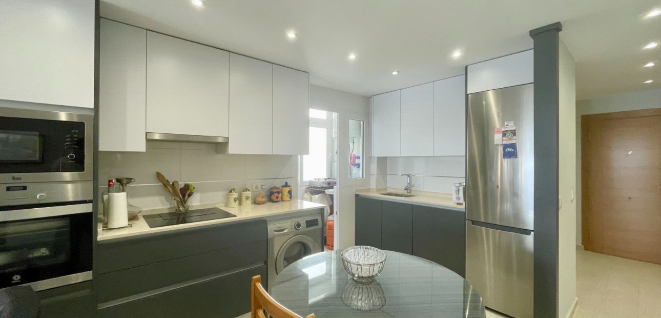 Herverkoop - Appartement / flat -
Torrevieja - Playa Del Cura