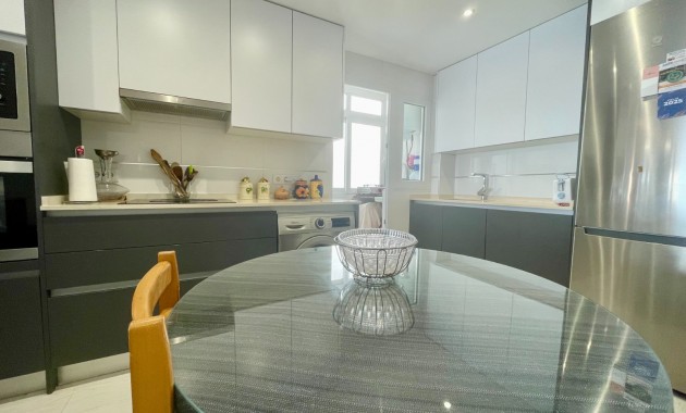 Herverkoop - Appartement / flat -
Torrevieja - Playa Del Cura