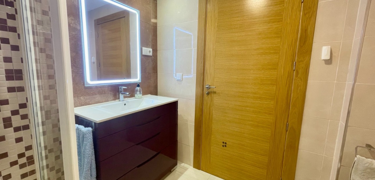 Herverkoop - Appartement / flat -
Torrevieja - Playa Del Cura