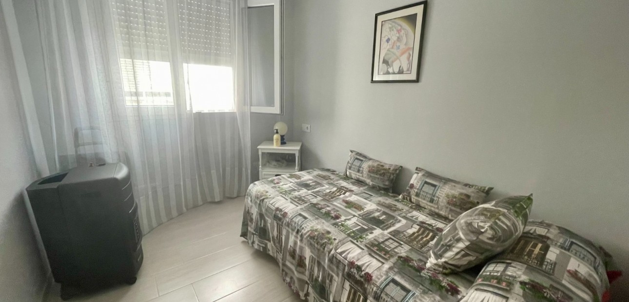 Herverkoop - Appartement / flat -
Torrevieja - Playa Del Cura