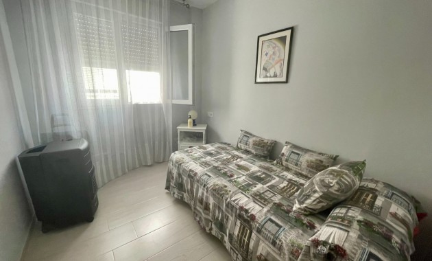 Herverkoop - Appartement / flat -
Torrevieja - Playa Del Cura