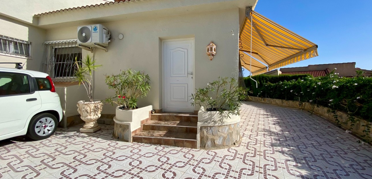 Herverkoop - Detached Villa -
Ciudad Quesada - Ciudad Quesada - Town