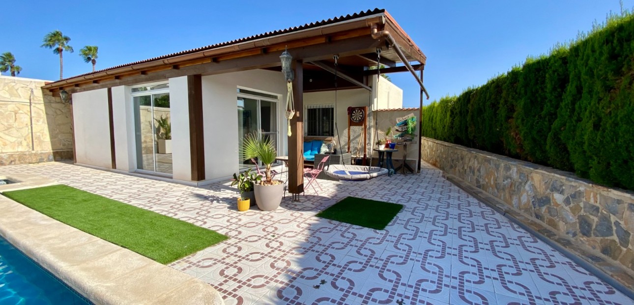 Herverkoop - Detached Villa -
Ciudad Quesada - Ciudad Quesada - Town