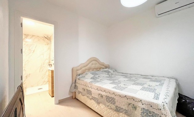 Herverkoop - Quadplex -
Orihuela Costa - Playa Flamenca