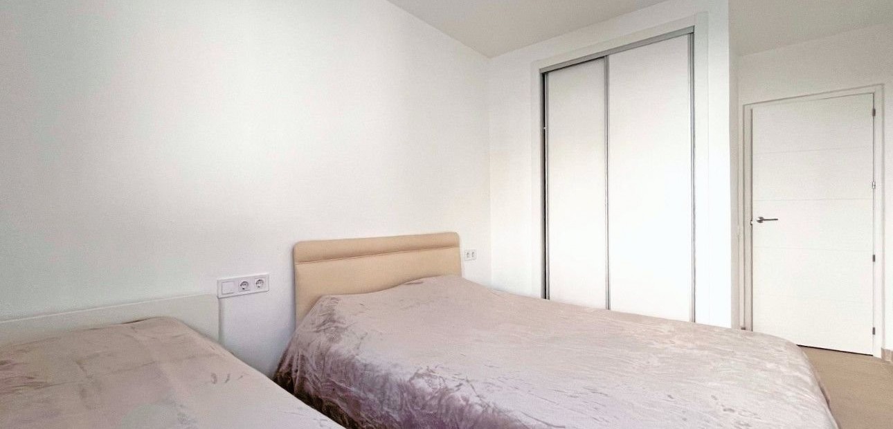 Herverkoop - Quadplex -
Orihuela Costa - Playa Flamenca