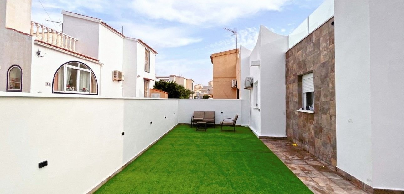 Herverkoop - Quadplex -
Orihuela Costa - Playa Flamenca