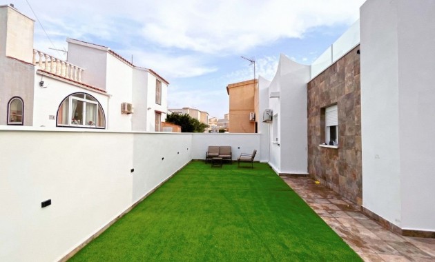 Herverkoop - Quadplex -
Orihuela Costa - Playa Flamenca