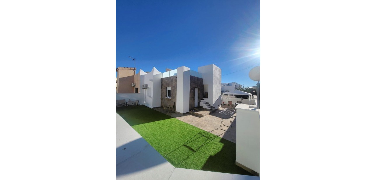 Herverkoop - Quadplex -
Orihuela Costa - Playa Flamenca