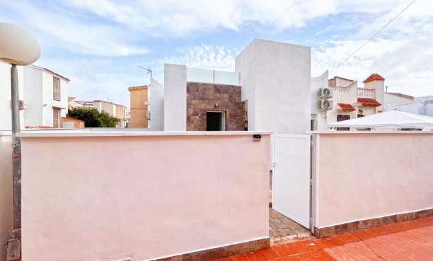 Herverkoop - Quadplex -
Orihuela Costa - Playa Flamenca
