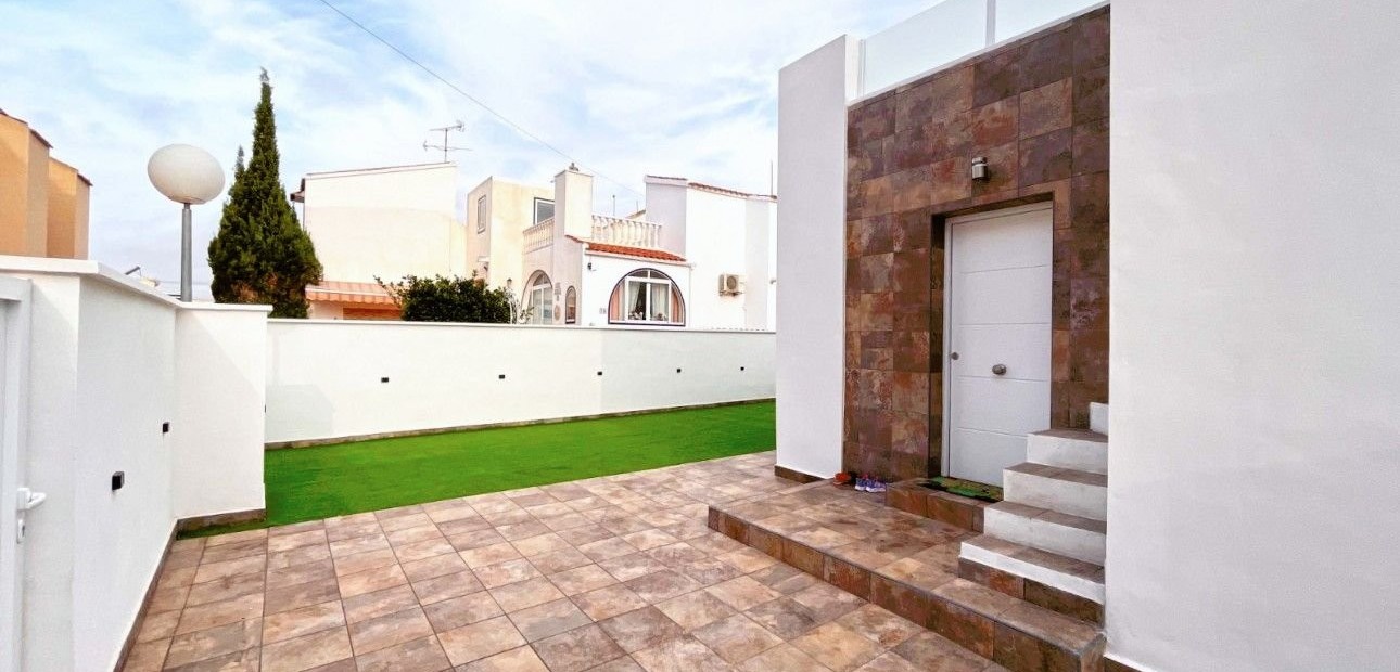 Herverkoop - Quadplex -
Orihuela Costa - Playa Flamenca