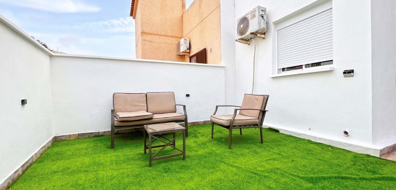 Herverkoop - Quadplex -
Orihuela Costa - Playa Flamenca