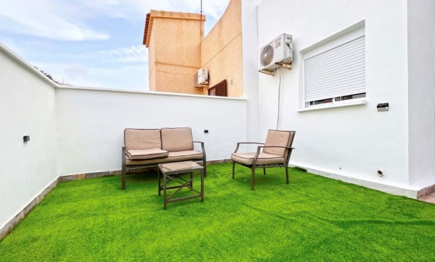 Herverkoop - Quadplex -
Orihuela Costa - Playa Flamenca