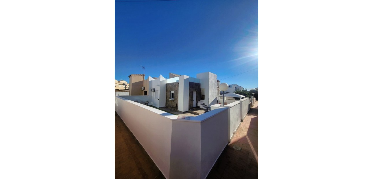 Herverkoop - Quadplex -
Orihuela Costa - Playa Flamenca