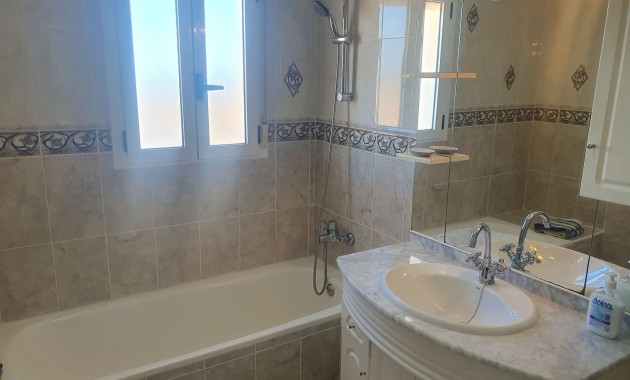 Herverkoop - Detached Villa -
Algorfa - Montemar