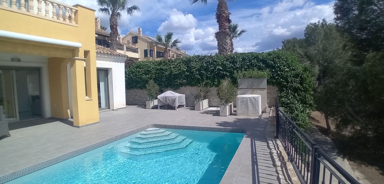 Herverkoop - Detached Villa -
Algorfa - La Finca Golf Resort