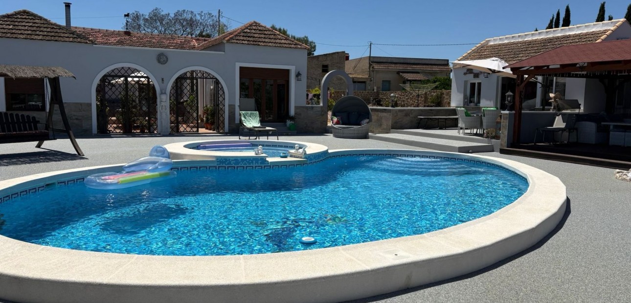 Herverkoop - Detached Villa -
Jacarilla - Jacarilla - Country