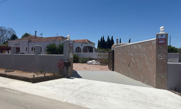 Herverkoop - Detached Villa -
Jacarilla - Jacarilla - Country