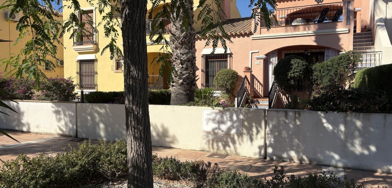 Sale - Bungalow -
Algorfa - La Finca Golf Resort