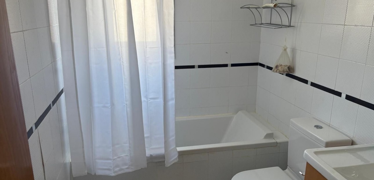 Sale - Apartment / flat -
Algorfa - La Finca Golf Resort