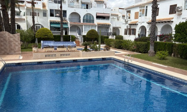 Herverkoop - Herenhuis -
Ciudad Quesada - Ciudad Quesada - Town