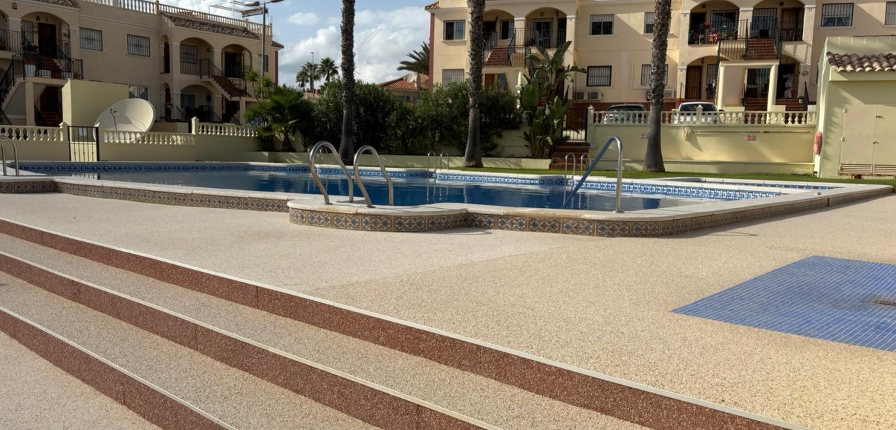 Herverkoop - Bungalow -
Algorfa - Montemar