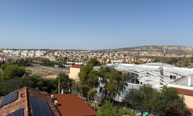 Herverkoop - Herenhuis -
Algorfa - Montemar