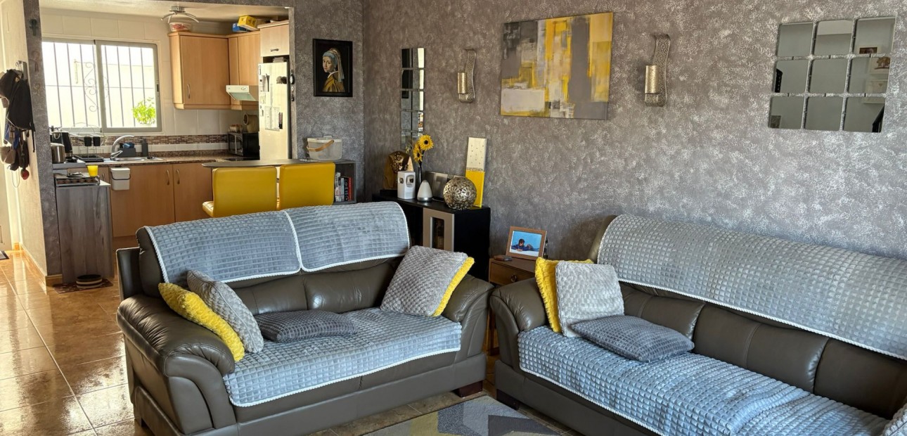 Herverkoop - Herenhuis -
Algorfa - Montemar