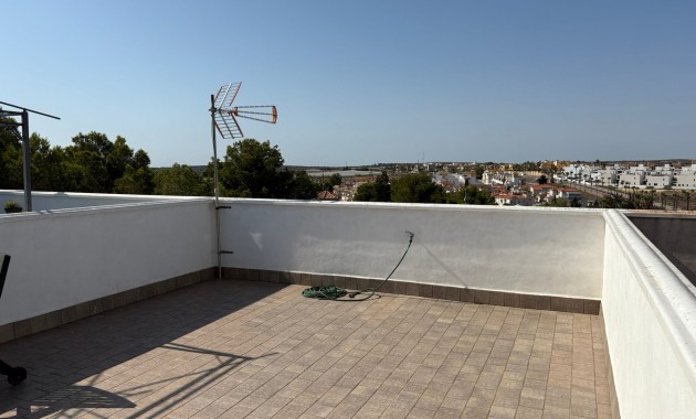 Herverkoop - Herenhuis -
Algorfa - Montemar