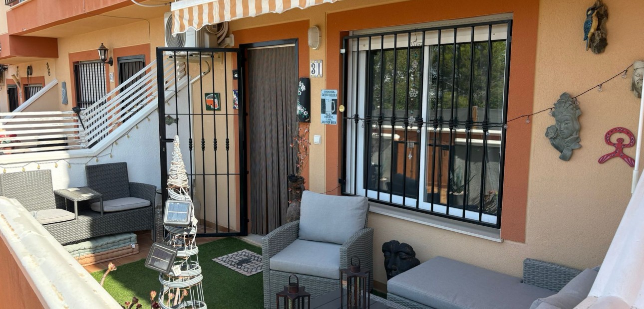 Herverkoop - Herenhuis -
Algorfa - Montemar