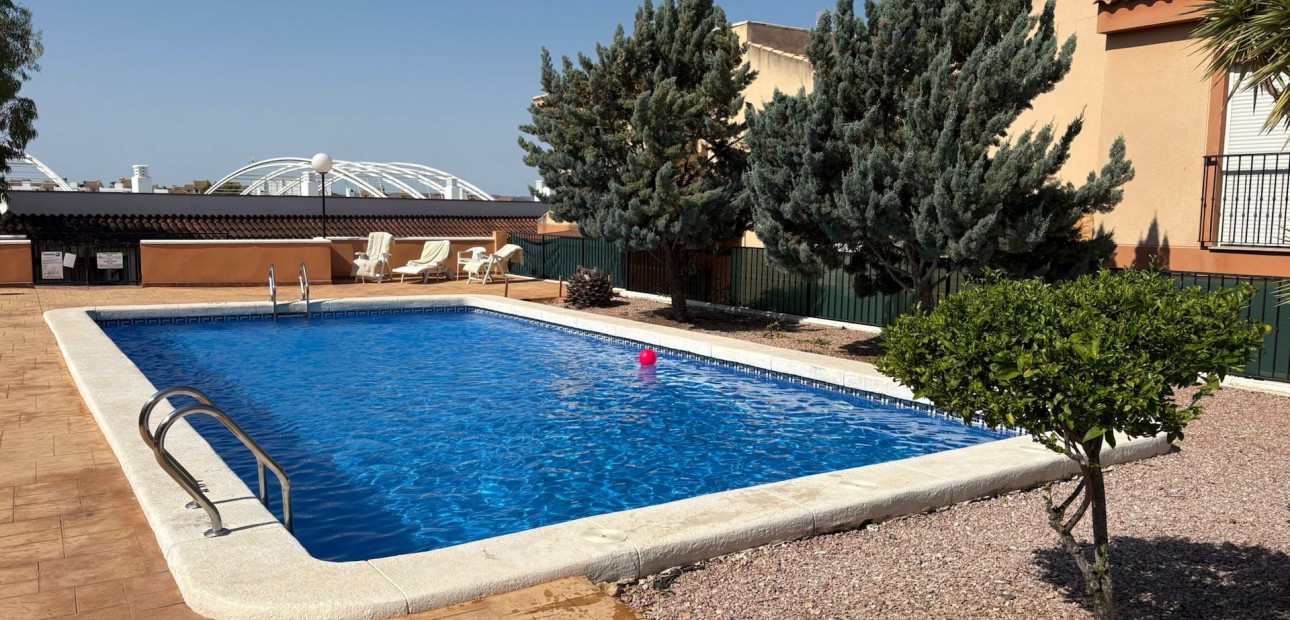 Herverkoop - Herenhuis -
Algorfa - Montemar