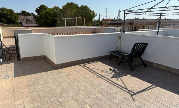 Herverkoop - Herenhuis -
Algorfa - Montemar