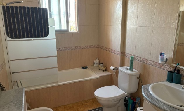 Herverkoop - Herenhuis -
Algorfa - Montemar