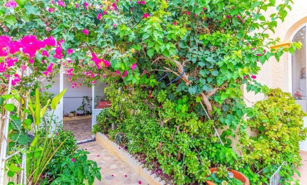 Herverkoop - Villa -
Orihuela Costa - La Zenia