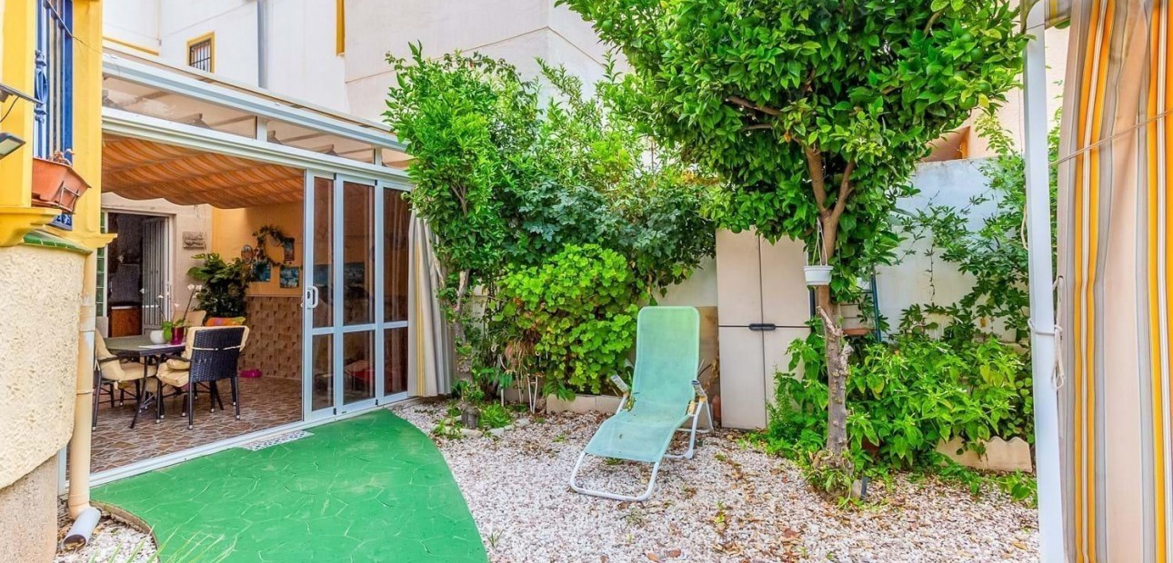 Herverkoop - Villa -
Orihuela Costa - La Zenia