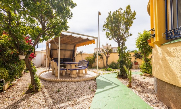 Herverkoop - Villa -
Orihuela Costa - La Zenia