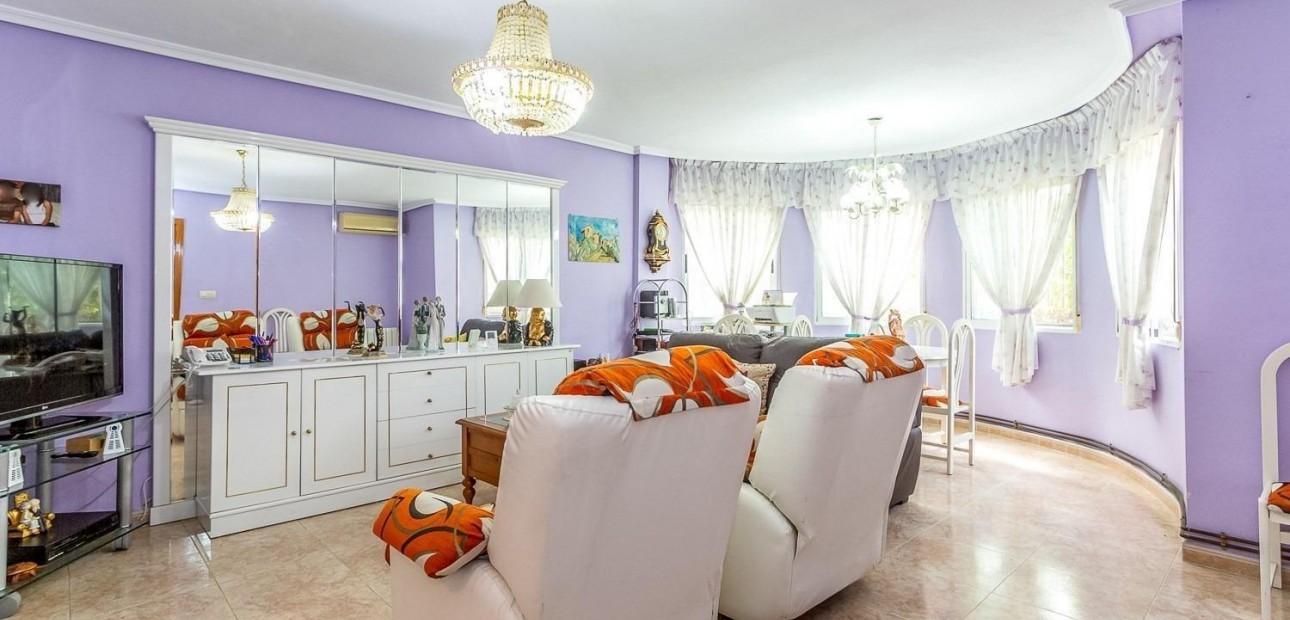 Herverkoop - Villa -
Orihuela Costa - La Zenia