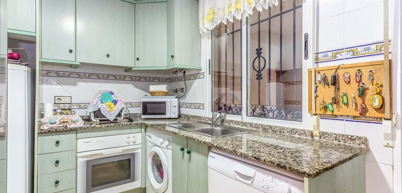 Herverkoop - Villa -
Orihuela Costa - La Zenia